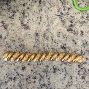 Vintage V Gold Tone Spiral Bracelet